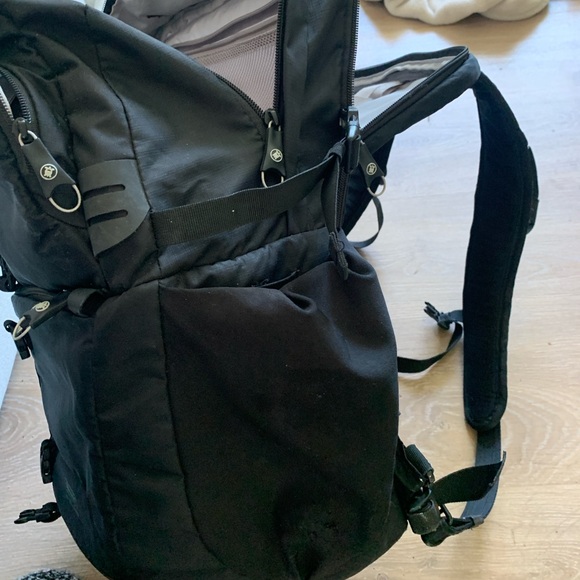 Packsafe Camera Backpack - Picture 7 of 12